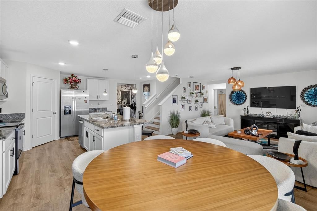 出租: $2,900 (5 贝兹, 3 浴室, 2601 平方英尺)