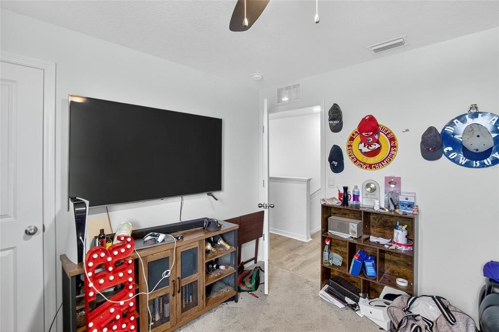 出租: $2,900 (5 贝兹, 3 浴室, 2601 平方英尺)