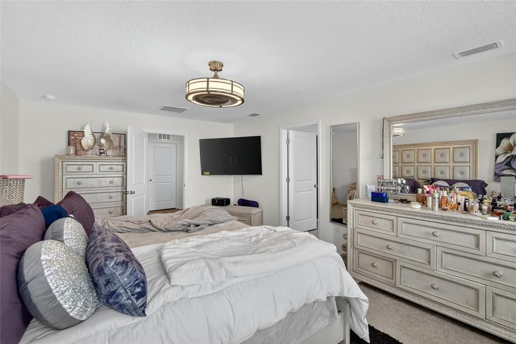 出租: $2,900 (5 贝兹, 3 浴室, 2601 平方英尺)