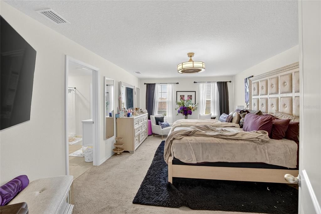 出租: $2,900 (5 贝兹, 3 浴室, 2601 平方英尺)