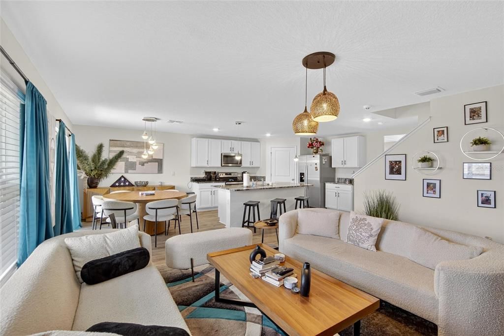 出租: $2,900 (5 贝兹, 3 浴室, 2601 平方英尺)