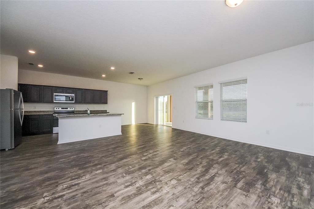 En Renta: $1,945 (4 camas, 2 baños, 1992 Pies cuadrados)