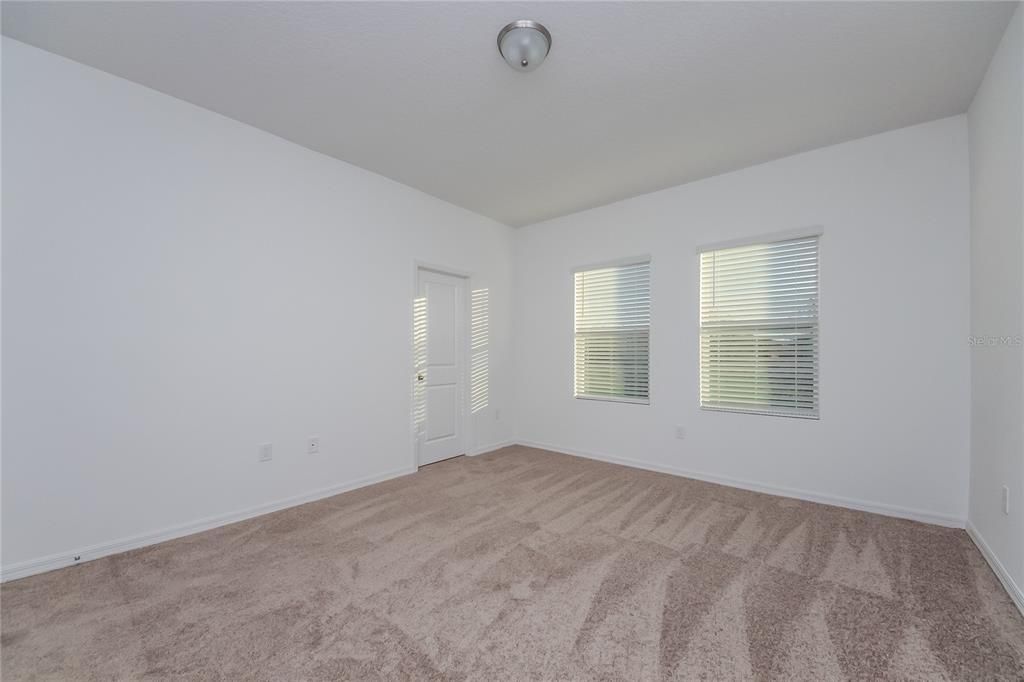 En Renta: $1,945 (4 camas, 2 baños, 1992 Pies cuadrados)