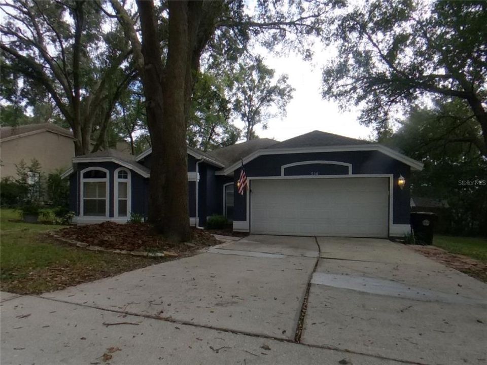 Recently Rented: $2,599 (4 beds, 2 baths, 1987 Square Feet)