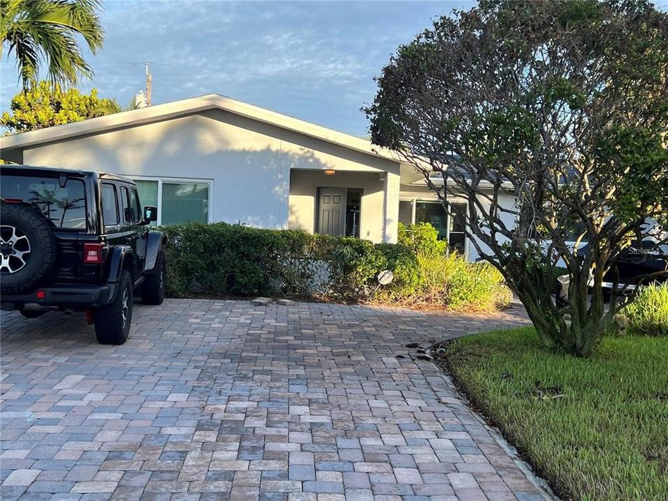 出租: $6,500 (3 贝兹, 3 浴室, 2109 平方英尺)