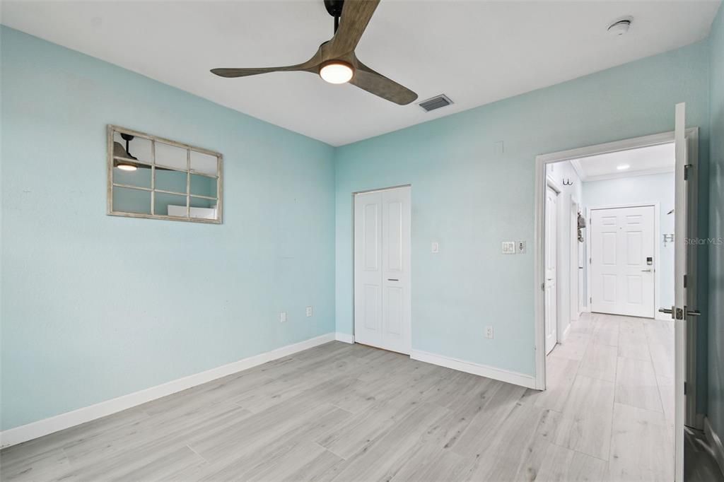 Activo con contrato: $2,300 (1 camas, 1 baños, 654 Pies cuadrados)