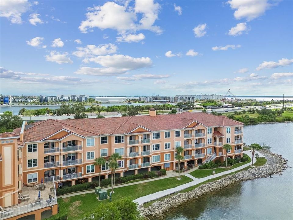 Activo con contrato: $2,300 (1 camas, 1 baños, 654 Pies cuadrados)