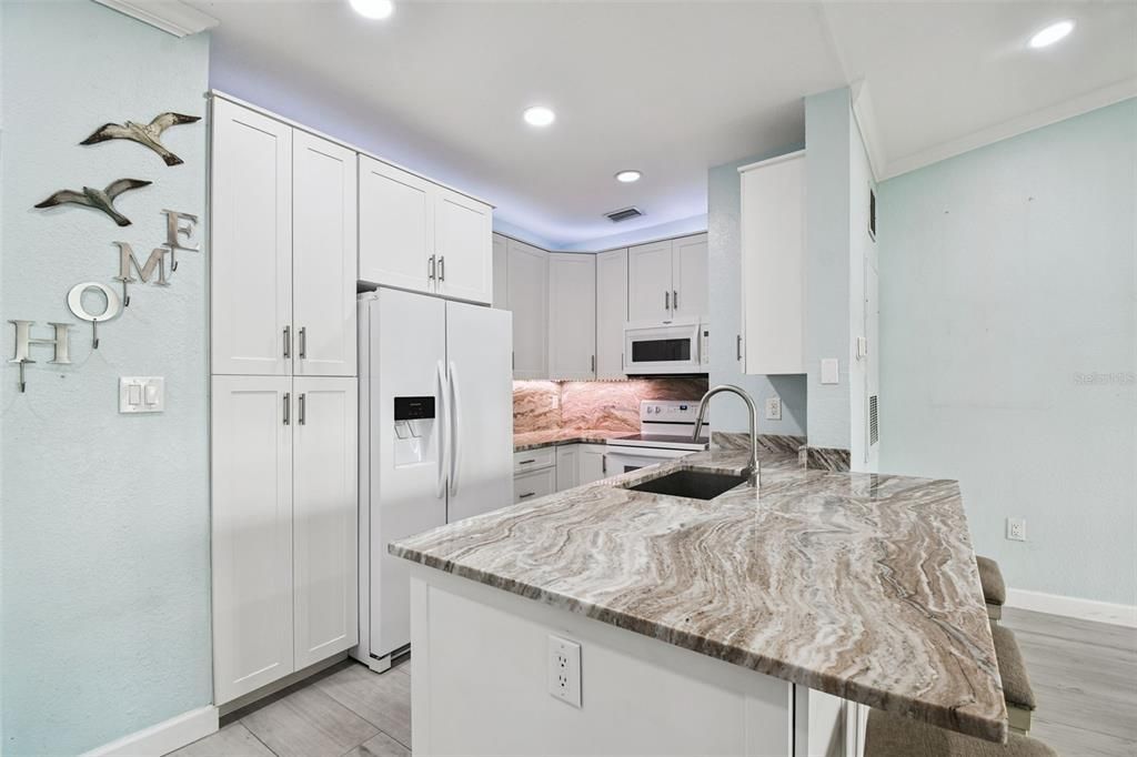 Activo con contrato: $2,300 (1 camas, 1 baños, 654 Pies cuadrados)