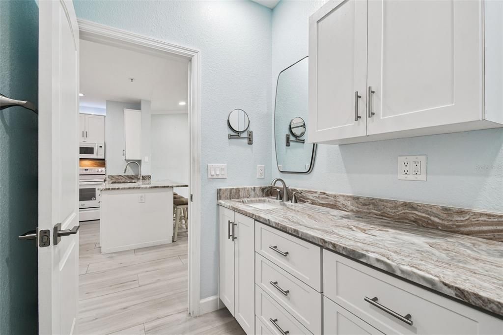 Activo con contrato: $2,300 (1 camas, 1 baños, 654 Pies cuadrados)