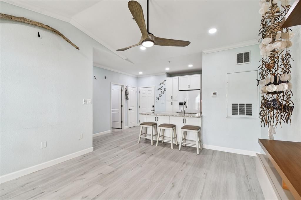 Activo con contrato: $2,300 (1 camas, 1 baños, 654 Pies cuadrados)