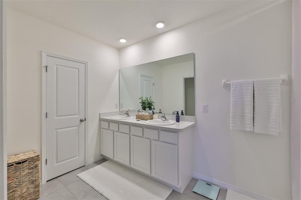 Active With Contract: $2,725 (4 beds, 2 baths, 2260 Square Feet)