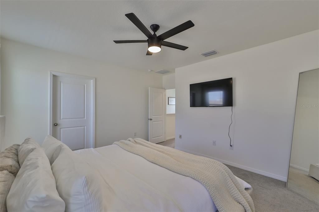 Active With Contract: $2,725 (4 beds, 2 baths, 2260 Square Feet)