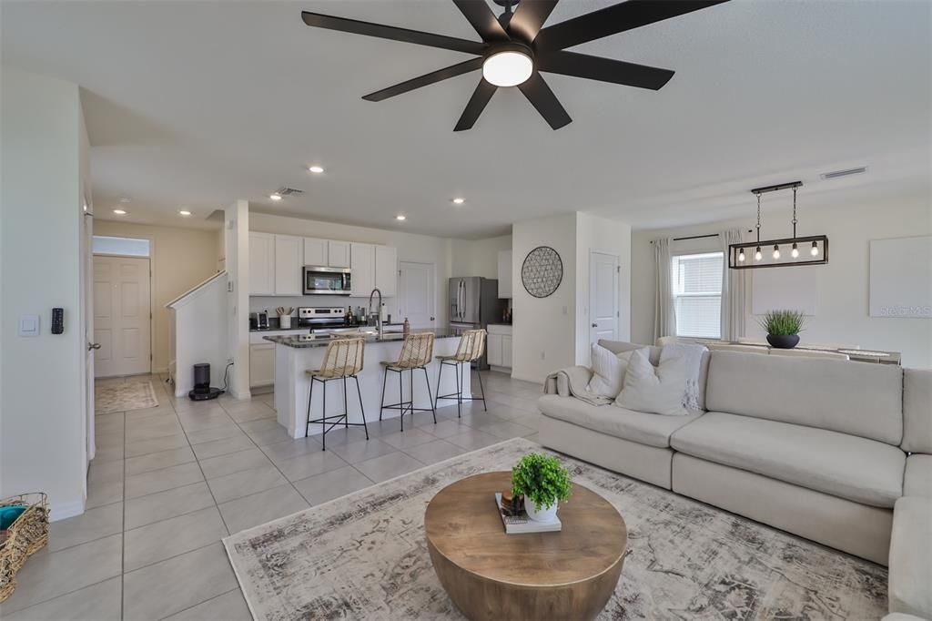 Active With Contract: $2,725 (4 beds, 2 baths, 2260 Square Feet)