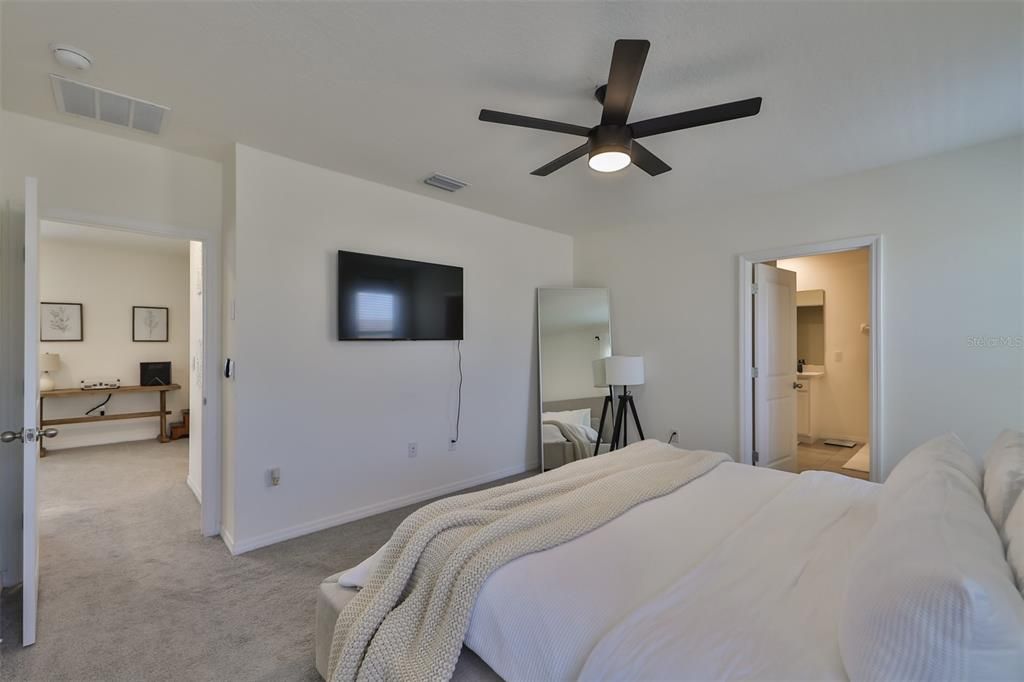 Active With Contract: $2,725 (4 beds, 2 baths, 2260 Square Feet)