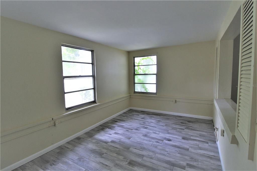 For Rent: $2,175 (3 beds, 2 baths, 1392 Square Feet)