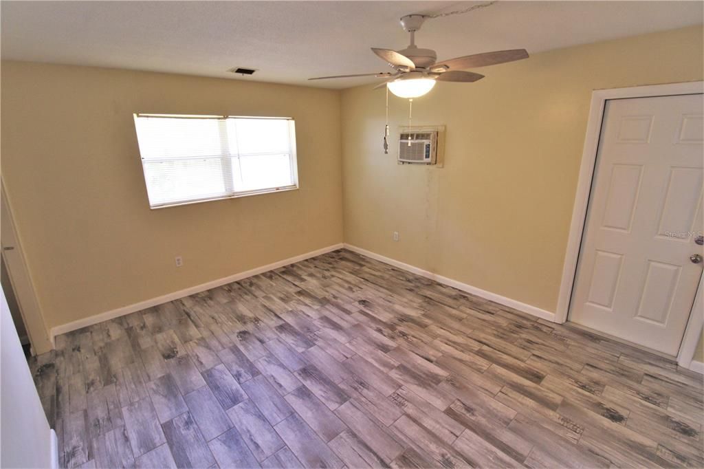 For Rent: $2,175 (3 beds, 2 baths, 1392 Square Feet)