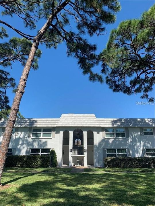 Recently Rented: $1,695 (2 beds, 2 baths, 975 Square Feet)