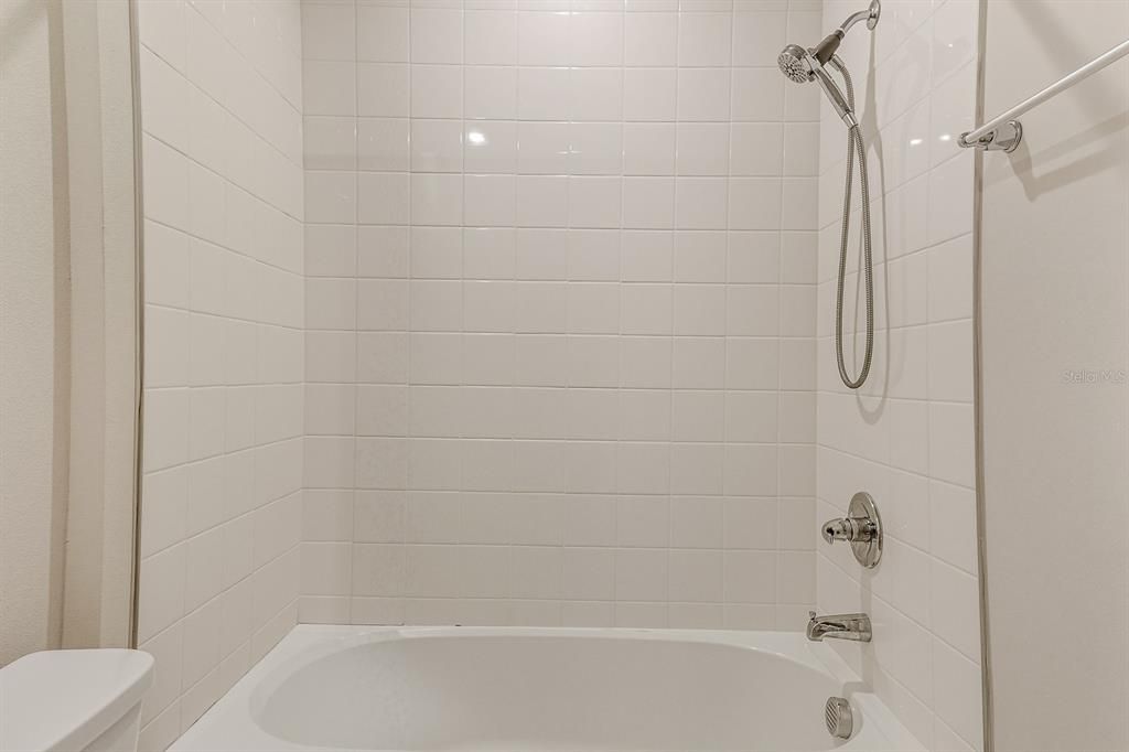 For Sale: $240,000 (3 beds, 2 baths, 1442 Square Feet)