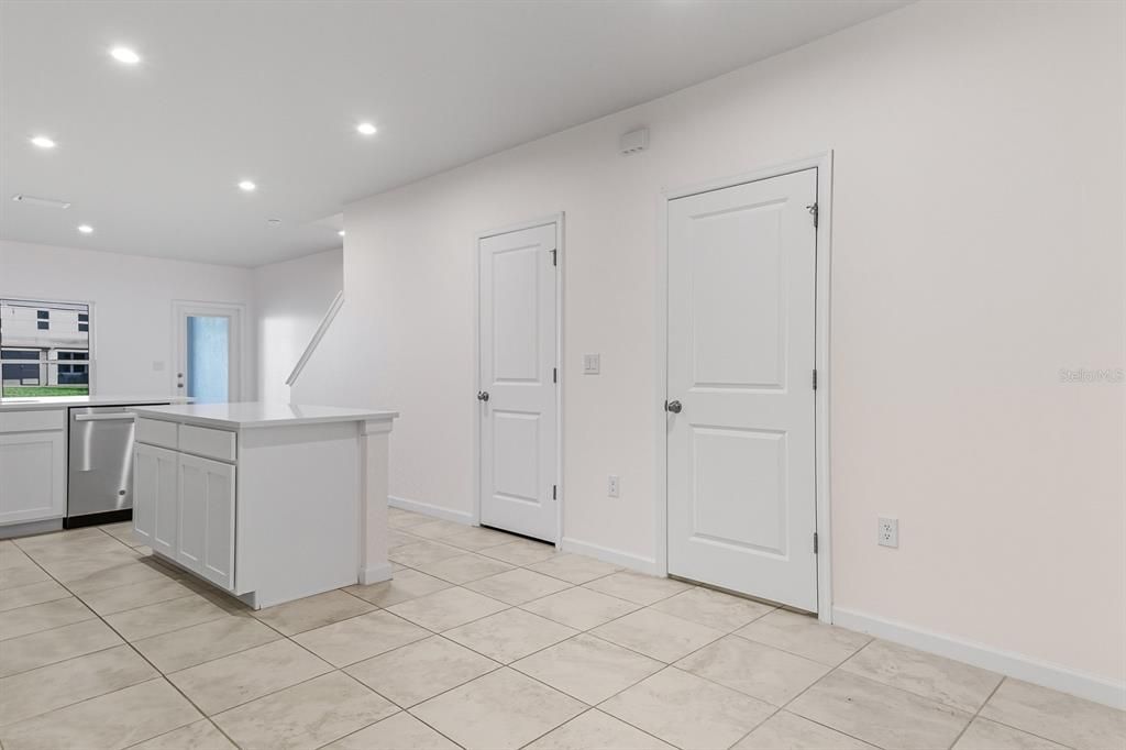 For Sale: $240,000 (3 beds, 2 baths, 1442 Square Feet)