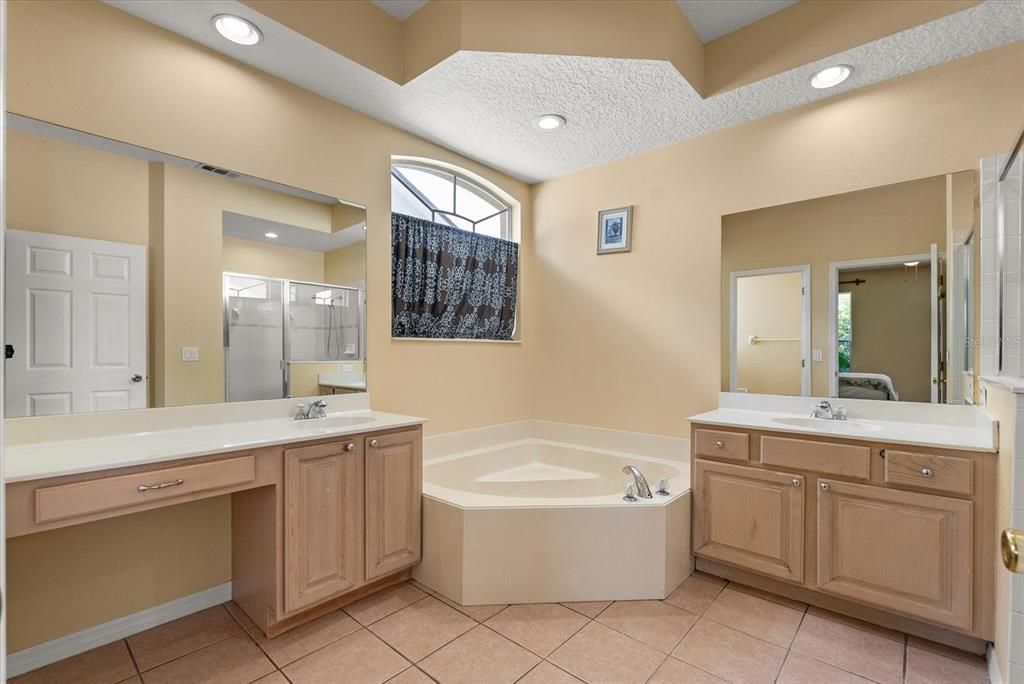 На продажу: $620,000 (4 спален, 3 ванн, 2338 Квадратных фут)