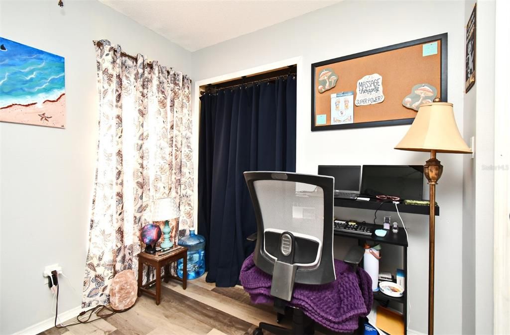 For Sale: $285,990 (3 beds, 2 baths, 1091 Square Feet)