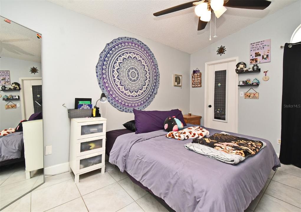 For Sale: $285,990 (3 beds, 2 baths, 1091 Square Feet)