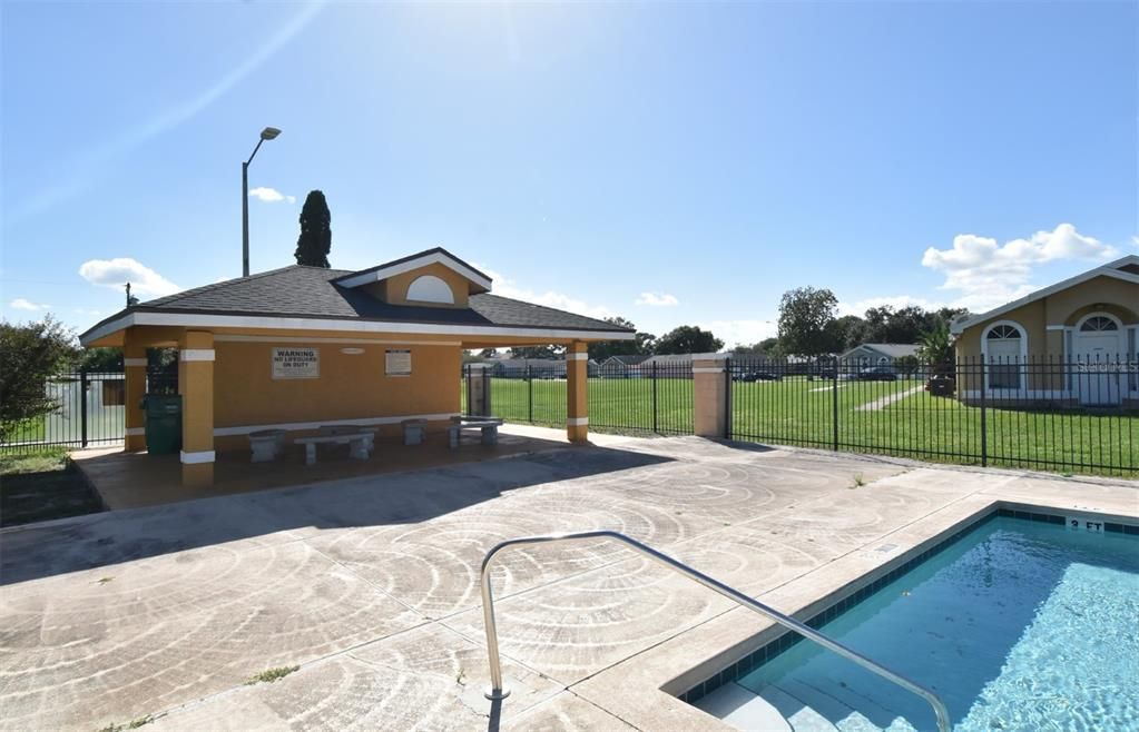 For Sale: $285,990 (3 beds, 2 baths, 1091 Square Feet)