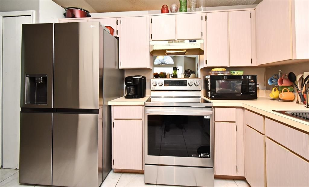 For Sale: $285,990 (3 beds, 2 baths, 1091 Square Feet)