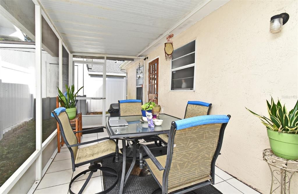 For Sale: $285,990 (3 beds, 2 baths, 1091 Square Feet)