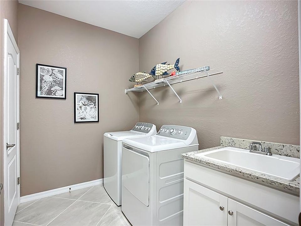 For Rent: $5,000 (2 beds, 2 baths, 1907 Square Feet)