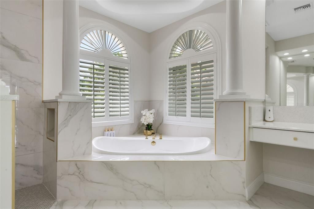 For Sale: $1,199,000 (5 beds, 4 baths, 4136 Square Feet)