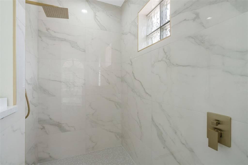 For Sale: $1,199,000 (5 beds, 4 baths, 4136 Square Feet)