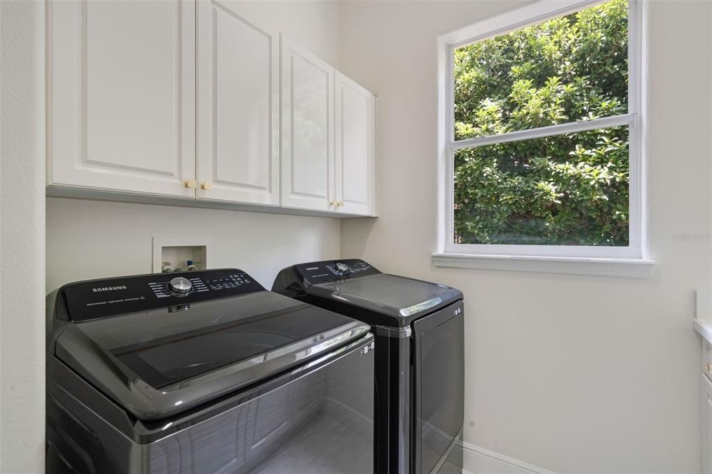 For Sale: $1,199,000 (5 beds, 4 baths, 4136 Square Feet)