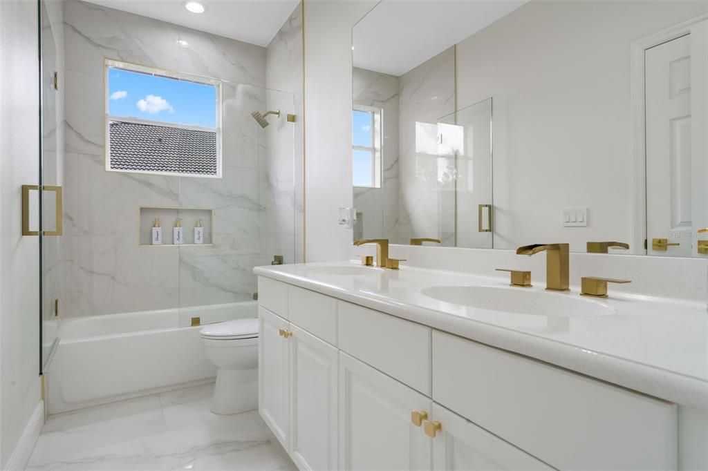 For Sale: $1,199,000 (5 beds, 4 baths, 4136 Square Feet)