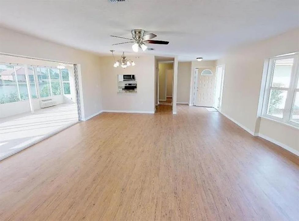 For Rent: $1,900 (3 beds, 2 baths, 1982 Square Feet)