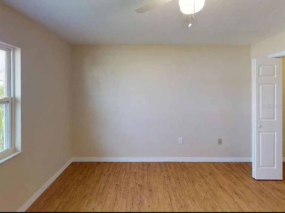 For Rent: $1,900 (3 beds, 2 baths, 1982 Square Feet)