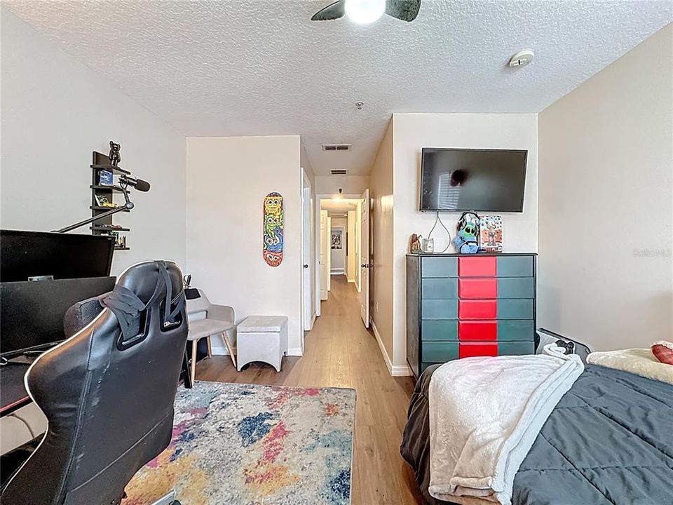 На продажу: $294,900 (3 спален, 2 ванн, 1806 Квадратных фут)