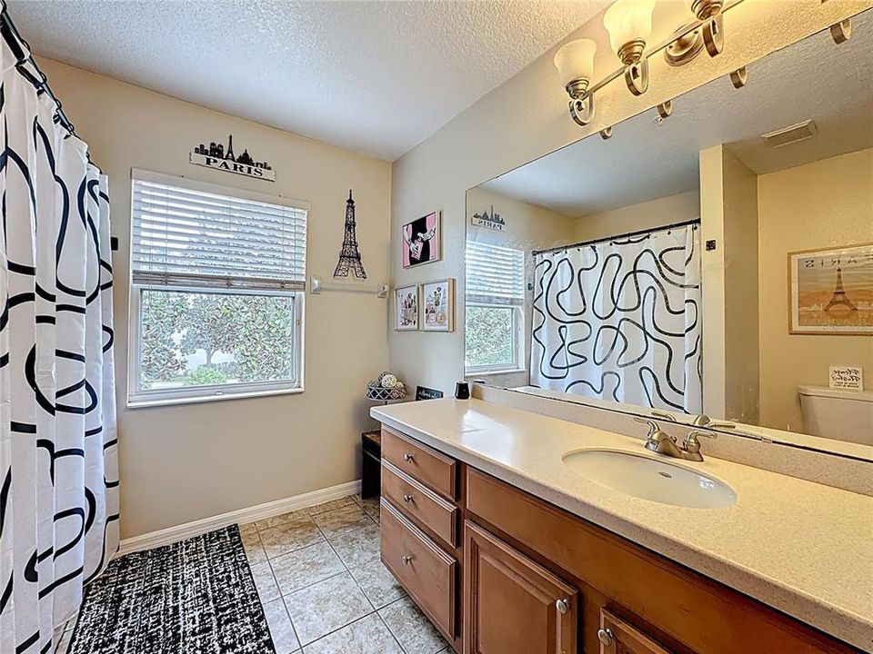 На продажу: $294,900 (3 спален, 2 ванн, 1806 Квадратных фут)