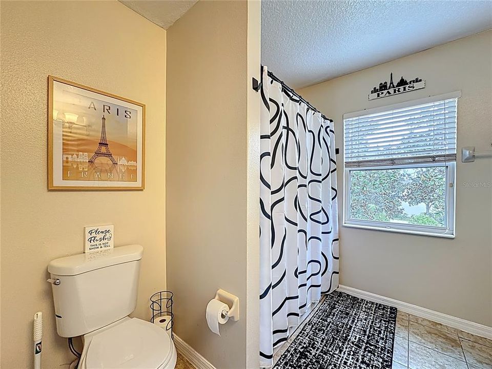 На продажу: $294,900 (3 спален, 2 ванн, 1806 Квадратных фут)