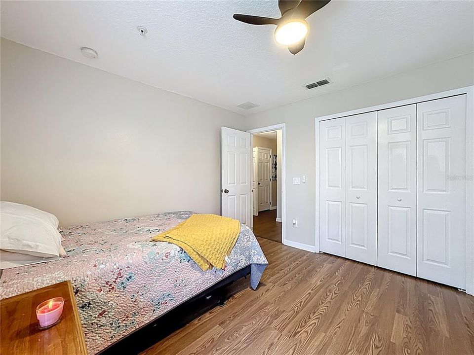 На продажу: $294,900 (3 спален, 2 ванн, 1806 Квадратных фут)