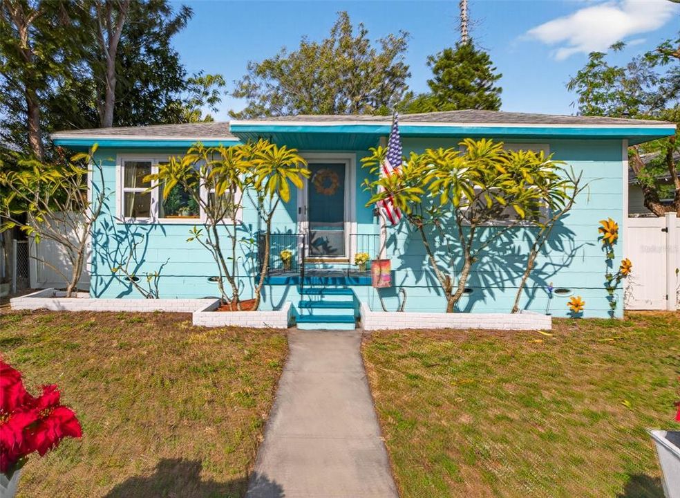 For Sale: $535,000 (3 beds, 1 baths, 1361 Square Feet)