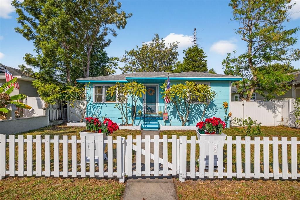 For Sale: $535,000 (3 beds, 1 baths, 1361 Square Feet)