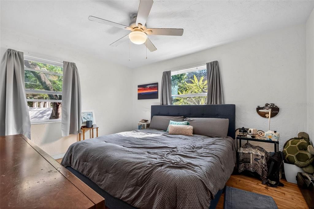 For Sale: $535,000 (3 beds, 1 baths, 1361 Square Feet)