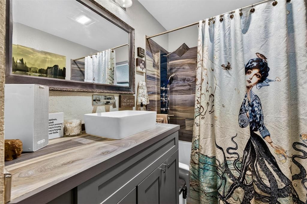 For Sale: $535,000 (3 beds, 1 baths, 1361 Square Feet)