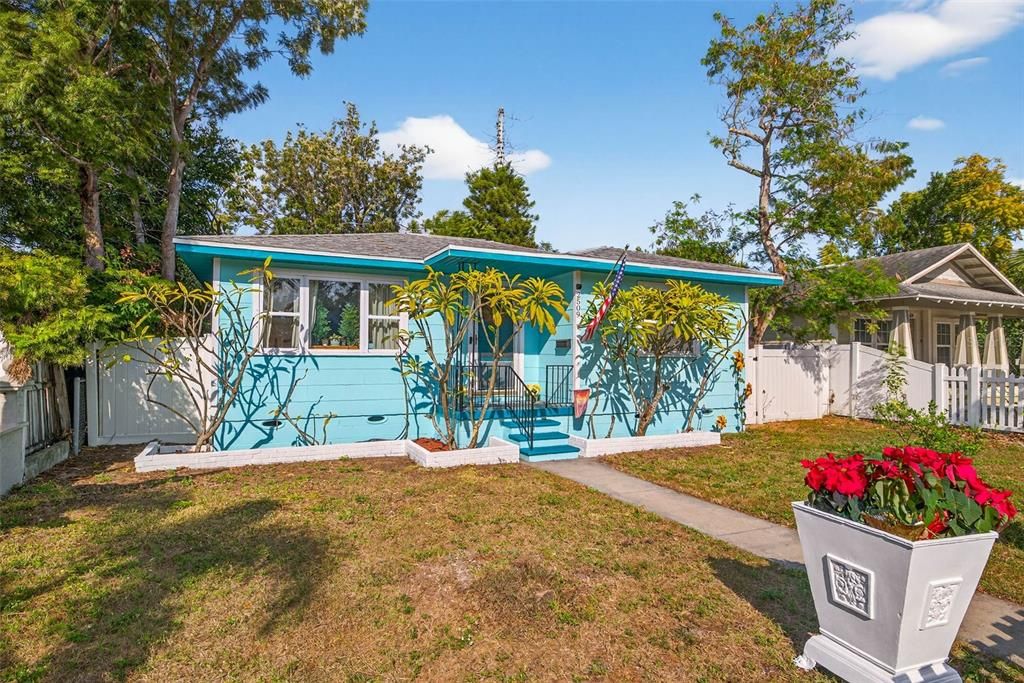 For Sale: $535,000 (3 beds, 1 baths, 1361 Square Feet)