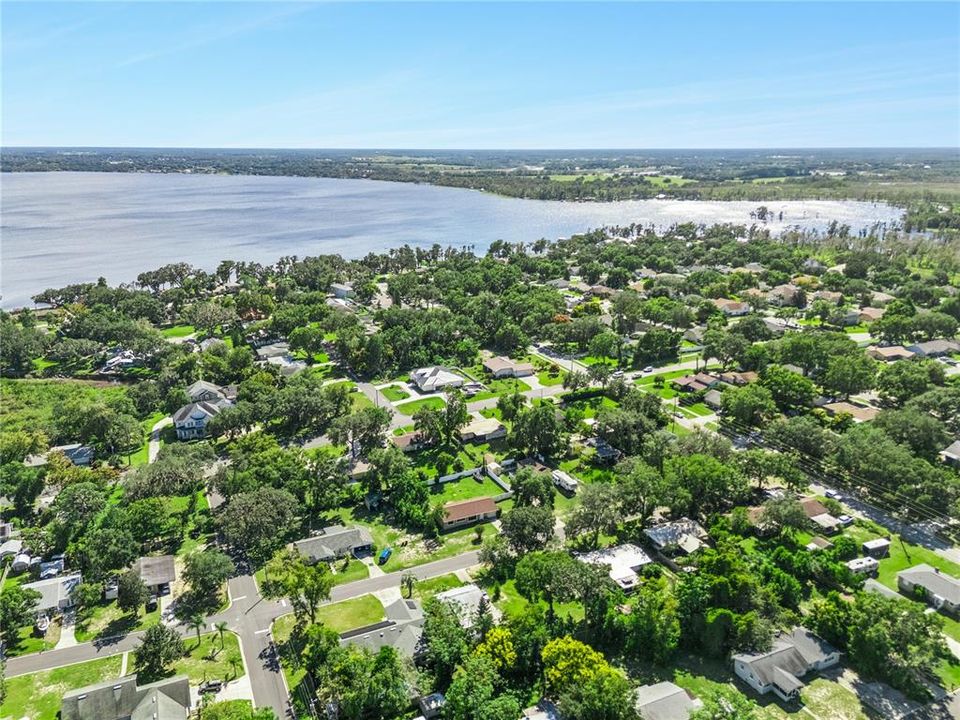 На продажу: $439,000 (3 спален, 2 ванн, 1956 Квадратных фут)