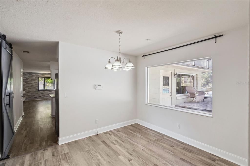 На продажу: $439,000 (3 спален, 2 ванн, 1956 Квадратных фут)