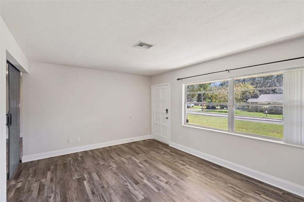 На продажу: $439,000 (3 спален, 2 ванн, 1956 Квадратных фут)