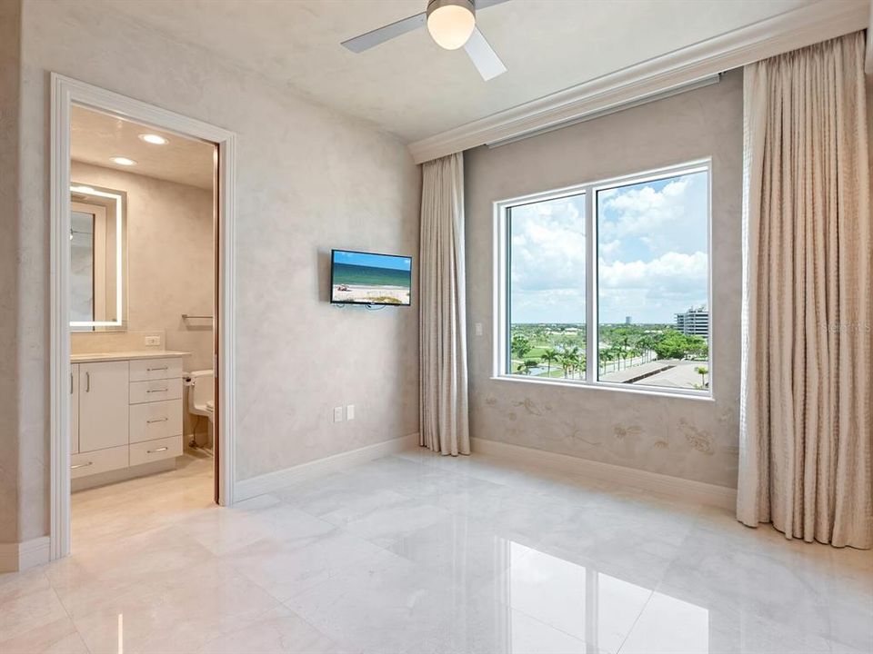 Active With Contract: $4,250,000 (3 beds, 3 baths, 3139 Square Feet)