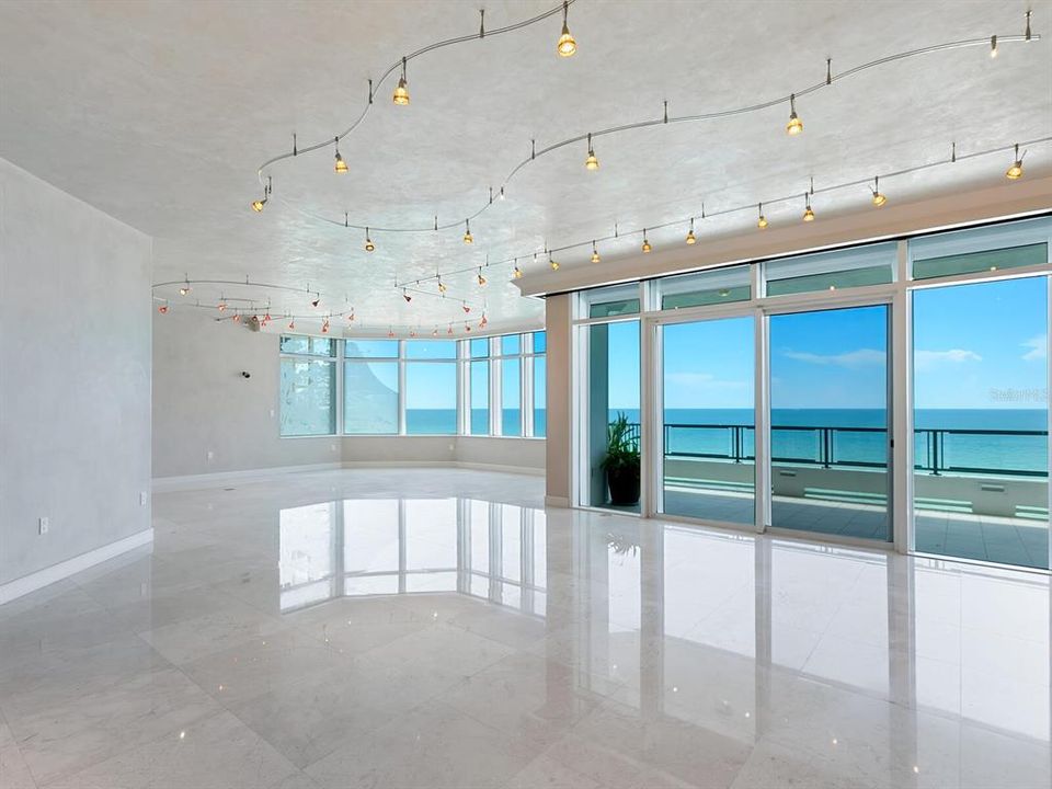 Active With Contract: $4,250,000 (3 beds, 3 baths, 3139 Square Feet)